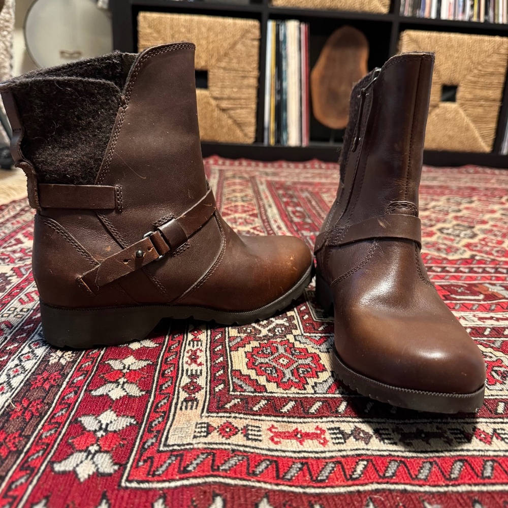 Teva Delving Low Wool Boot Waterproof - Brown - Size 5 - New/Never Worn